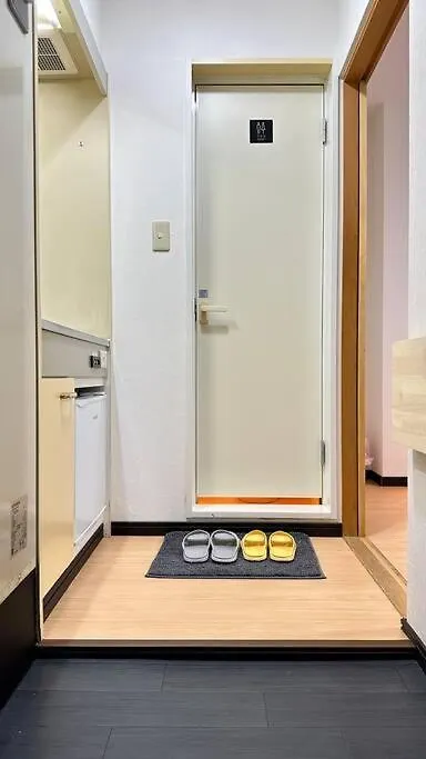 105号室花園駅2分ツインベットルームミニキッチンと専用バスルーム付き Osaka 0*,  Japan